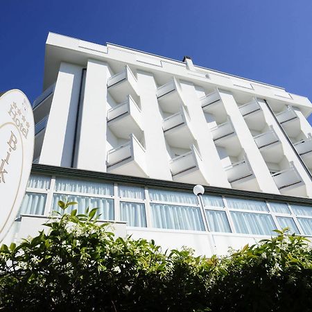 Hotel Bikini Rímini Exterior foto