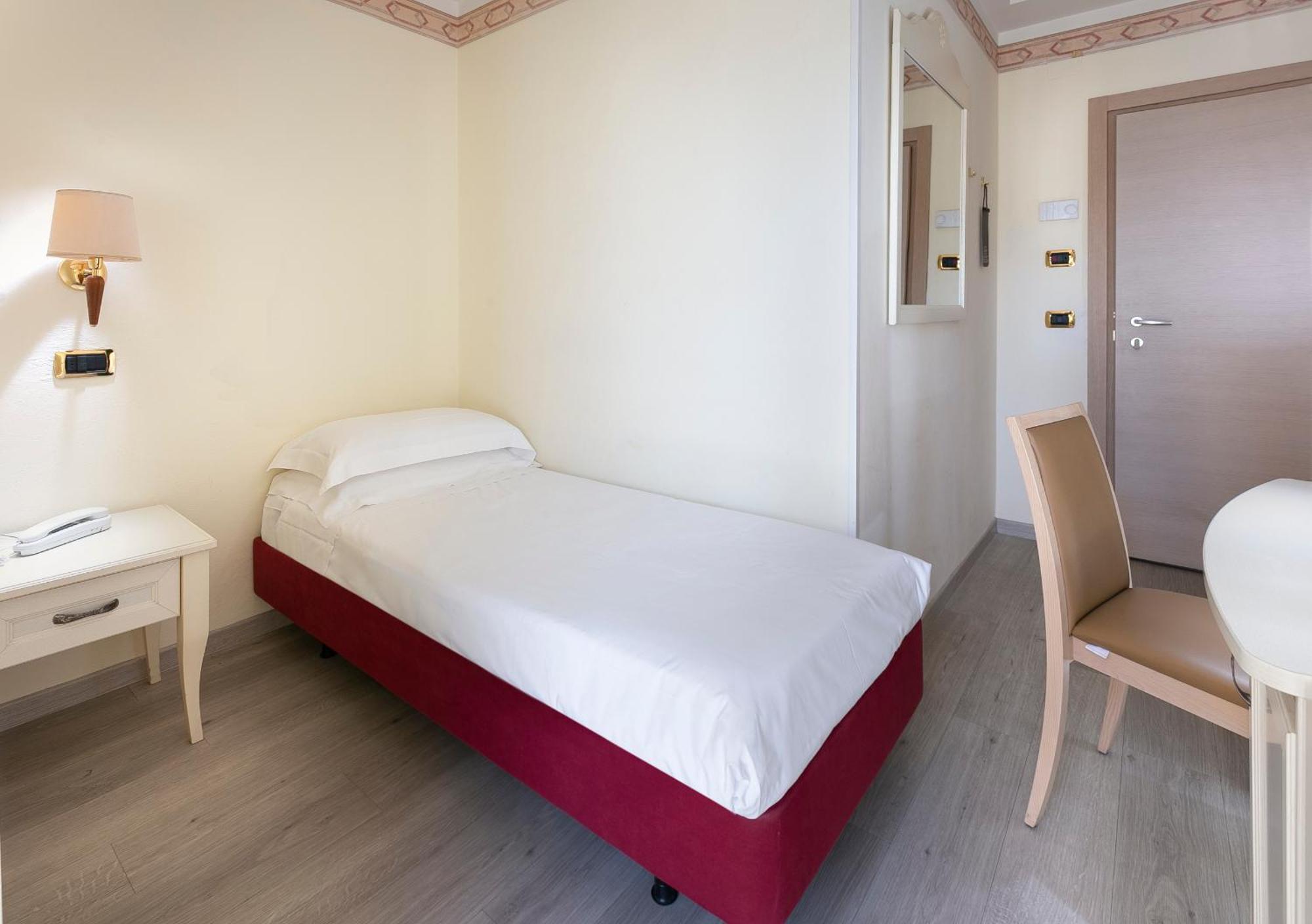 Hotel Bikini Rímini Habitación foto